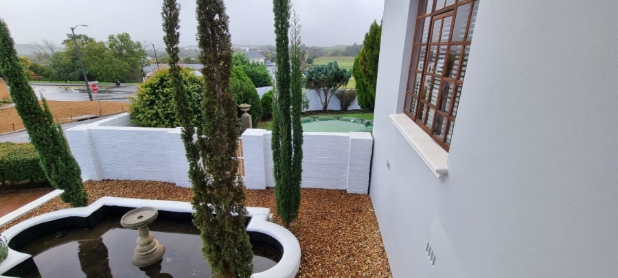 To Let 4 Bedroom Property for Rent in Nuwe Uitsig Western Cape